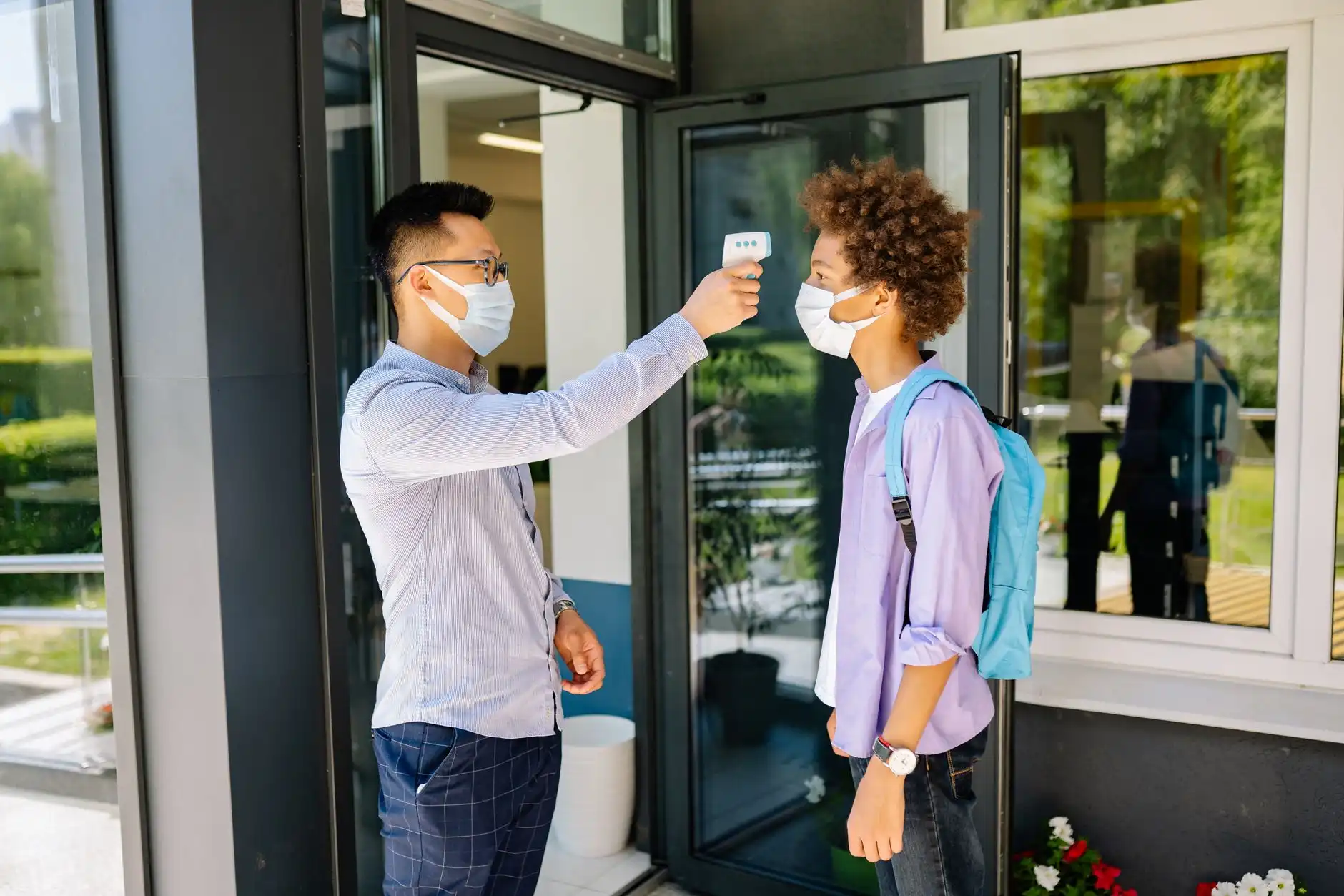 企业宣传片与品牌故事视频在差异化定位中的策略对比