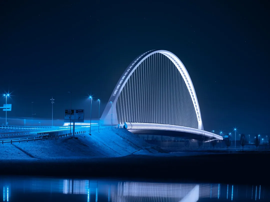 2025年商业视频制作行业技术升级路线图：从4K到虚拟制片